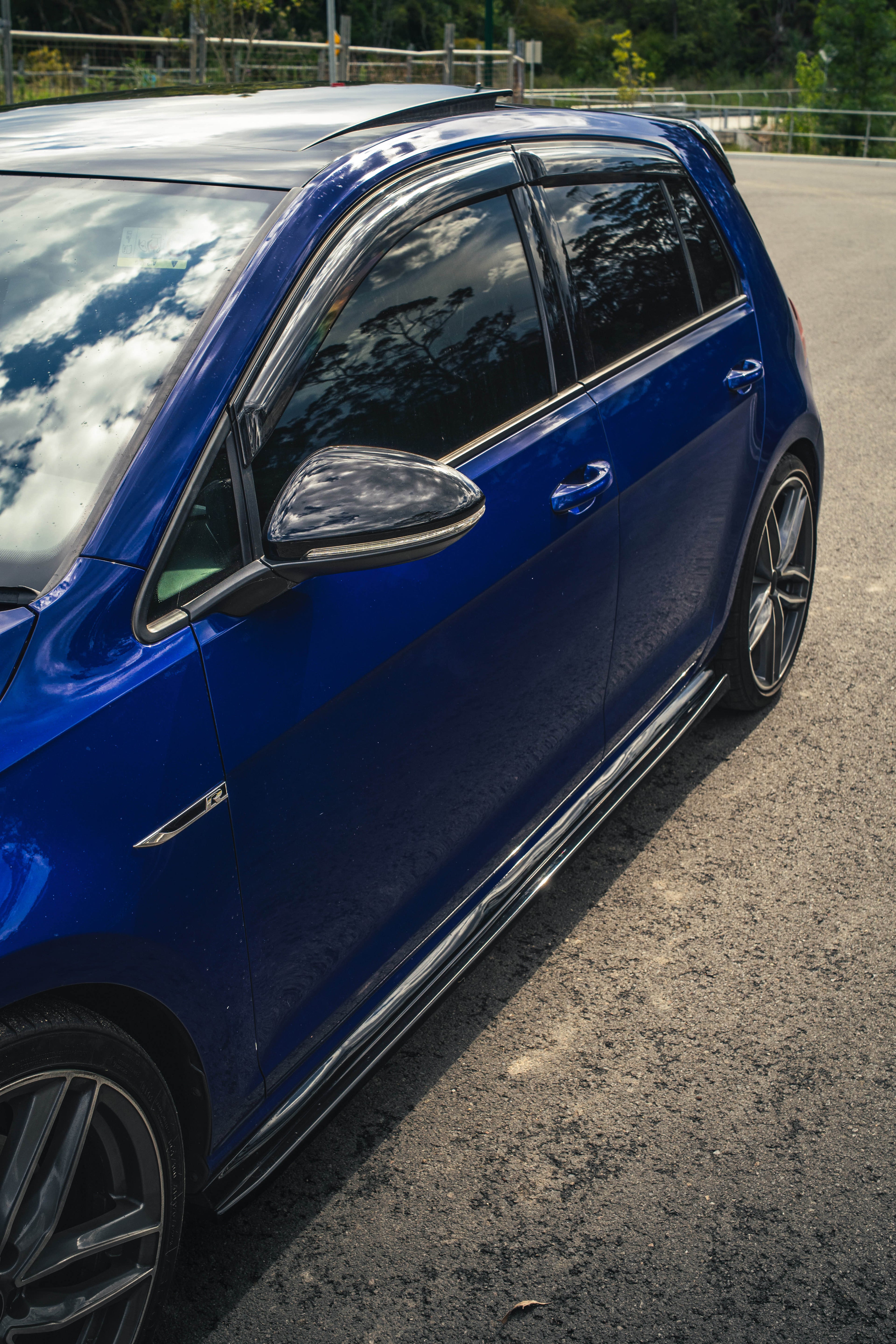 Aero Side Skirts (gloss black) for 17-20 Volkswagen Golf R MK7.5