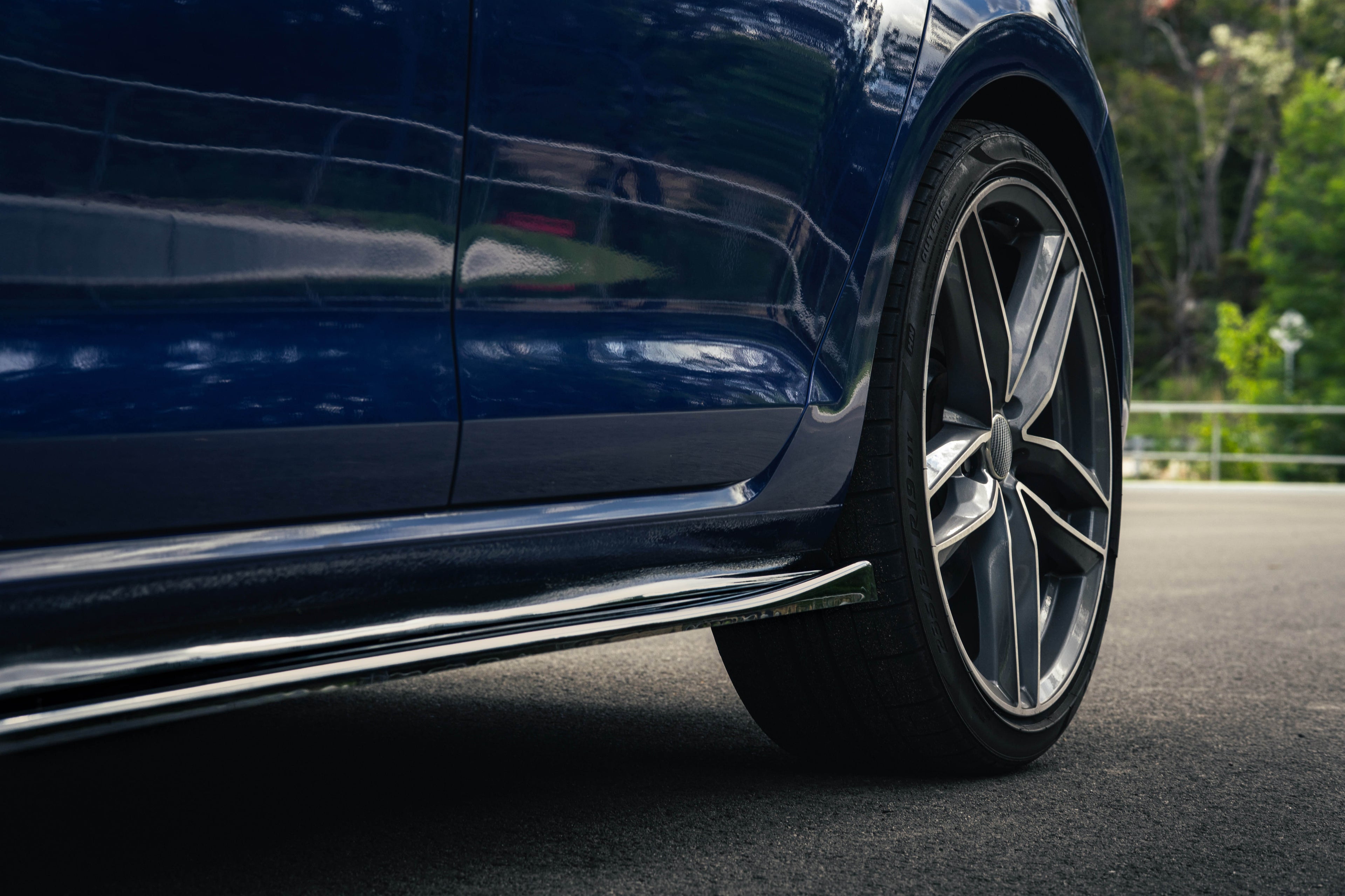 Aero Side Skirts (gloss black) for 17-20 Volkswagen Golf R MK7.5