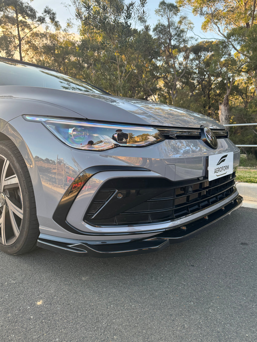 Max Style Front Lip (gloss black) for 20+ Volkswagen Golf R/GTI/R-Line MK8