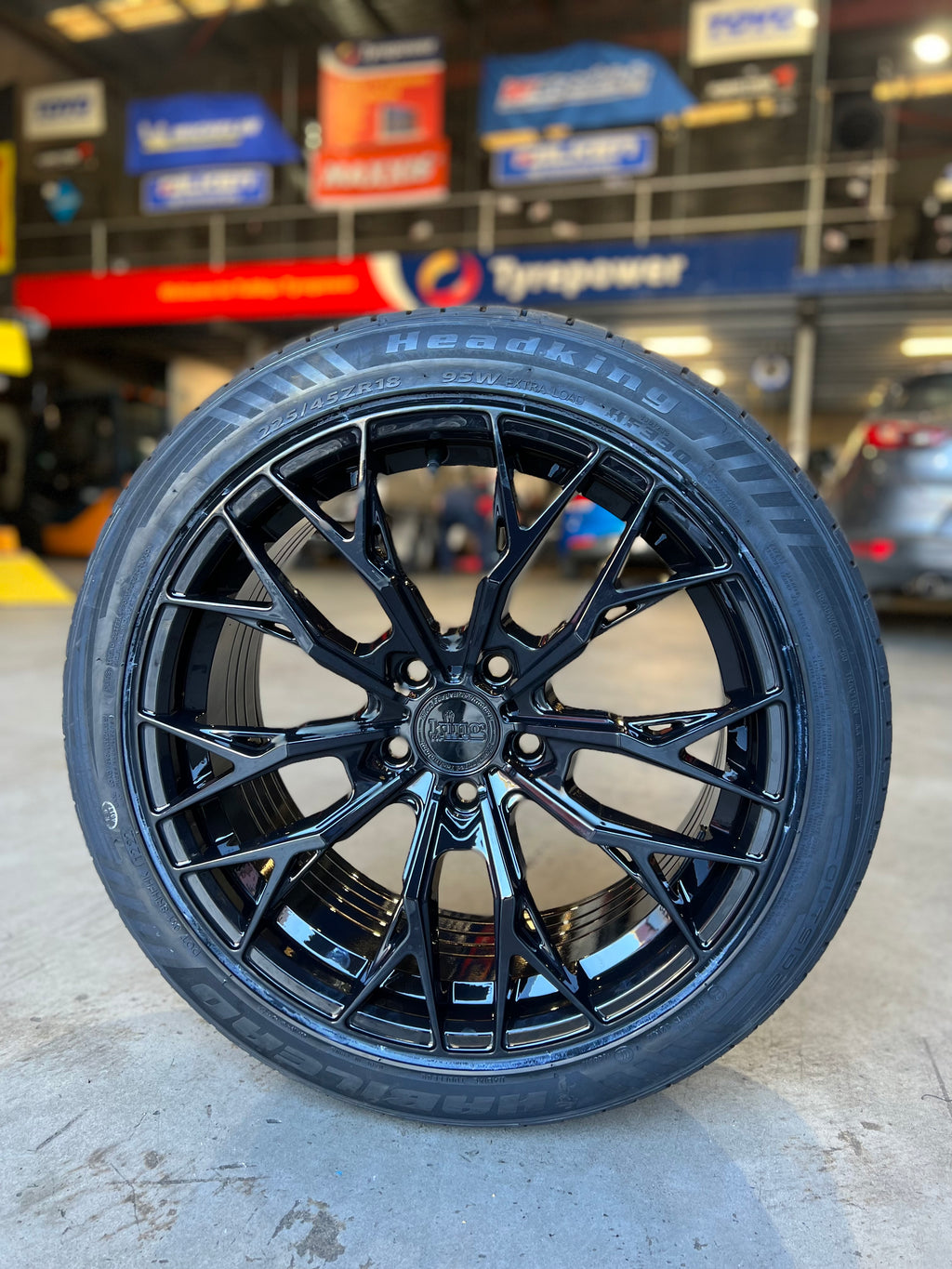 King Carbon Gloss Black